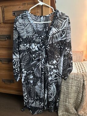 Profile By Gottex Black and White Tropical Leaf Swim Cover-Up